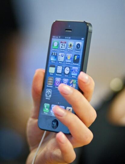 El nuevo teléfono de Apple, el iPhone 5, sale a la venta en Australia.