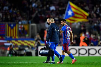 Agüero abandonó el Camp Nou