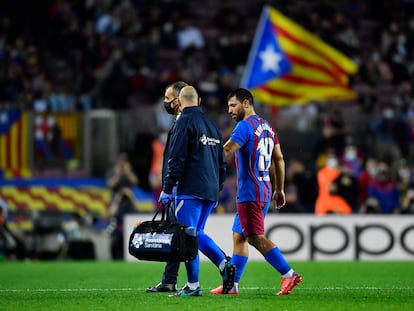 Agüero abandonó el Camp Nou por su propio pie tras la arritmia.