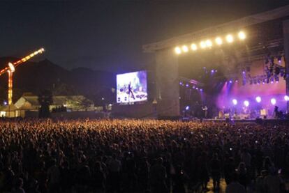 El escenario principal del Festival Internacional de Benicàssim durante uno de los conciertos de la reciente edición.