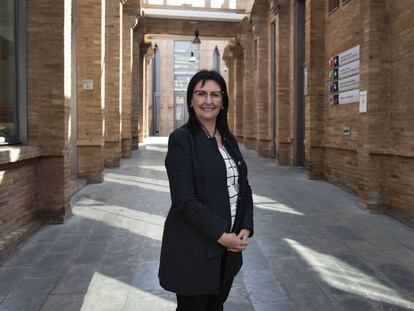 Elisa Durán, directora general adjunta de la Fundació Bancària La Caixa, a l'edifici modernista que acull el CaixaForum Barcelona.