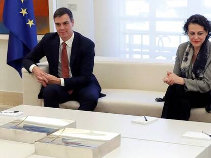 De izquierda a derecha: Pedro S&aacute;nchez, presidente del Gobierno; Magdalena Valerio, ministra de Trabajo; Juan Rosell, presidente de CEOE y Antonio Garamendi, presidente de Cepyme.