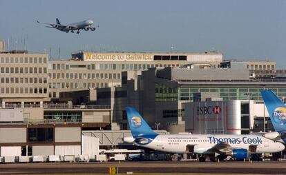 El aeropuerto de Gatwick, al sur de Londres, en una foto de archivo. 