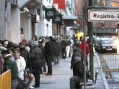 El funcionario decidirá el orden de los apellidos del bebé si hay desacuerdo