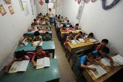 Niños y niñas, en una escuela china en la zona de Anhui