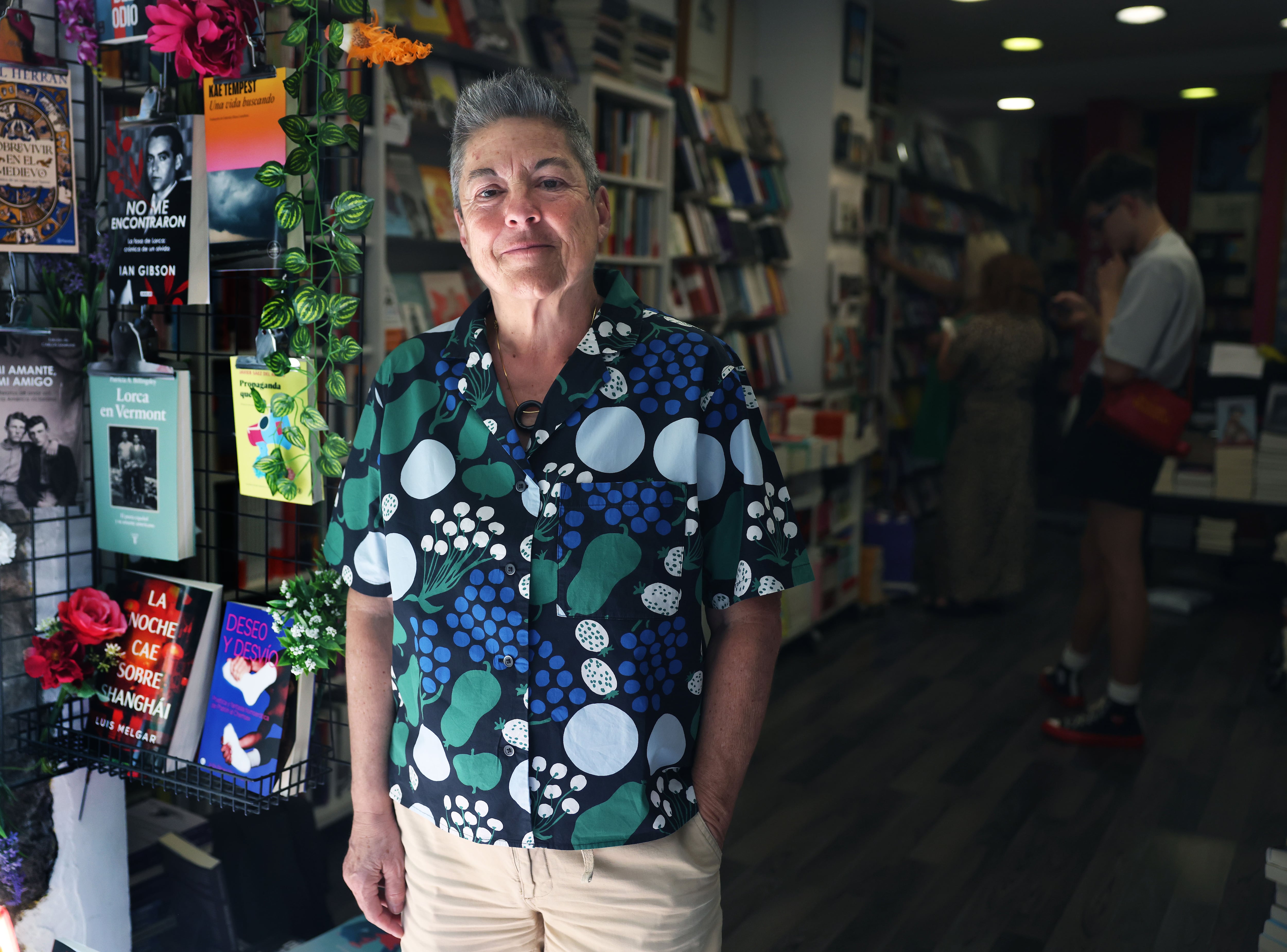 Milagros Hernández, en la librería Berkana en Madrid.