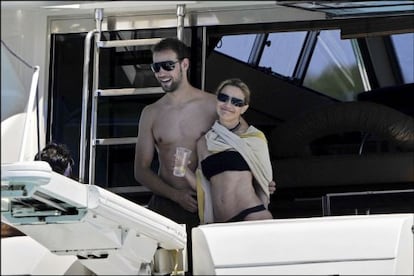 Gonzalo Miró y Eugenia Martínez de Irujo, en Ibiza, en agosto de 2008.