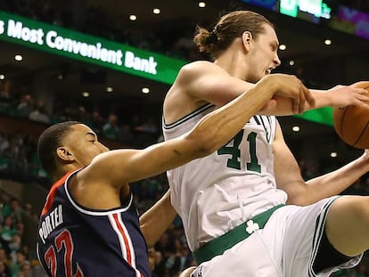 Olynyk cita a los Boston Celtics con los Cleveland Cavaliers de LeBron en la final del Este