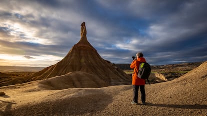 El otoño en Navarra ofrece una naturaleza diversa que va desde la frondosa Selva de Irati hasta las desérticas Bardenas Reales (en la imagen).