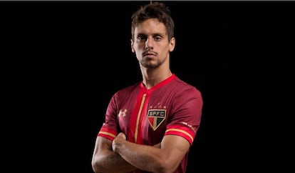 Rodrigo Caio, zagueiro do São Paulo, integra campanha contra abuso sexual no futebol.