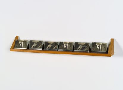 'Cabezas', 1991, de Roman Buxbaum, parte de la exposición 'Veinte rostros y tres multitudes' en la Fundación Suñol de Barcelona.