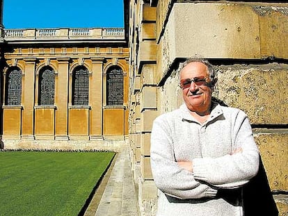John Rutherford, en el Queens College de Oxford.