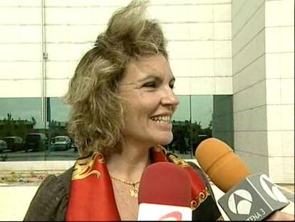 Neira recupera la movilidad en las manos, asiente con la cabeza y responde a preguntas