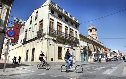 Una de las calles t&iacute;picas del barrio El Cabanyal de Valencia. 