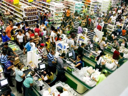Um supermercado de San Cristóbal, colapsado.