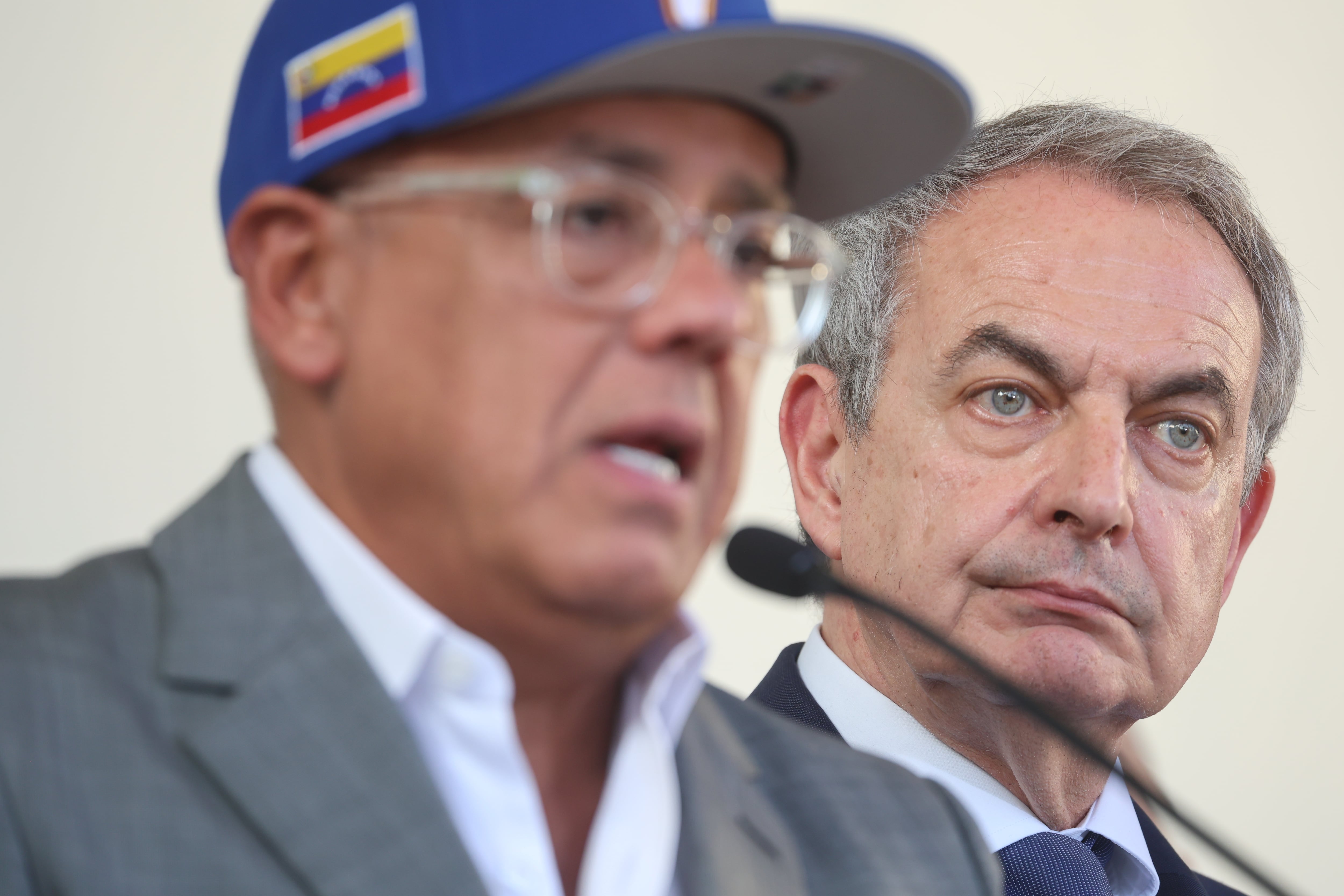 Zapatero implicado en trama