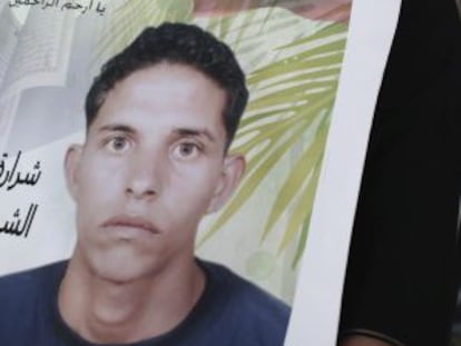 Manoubia Bouazizi, madre del joven tunecino Mohamed Bouazizi, quien prendi&eacute;ndose fuego origin&oacute; la cadena de revueltas populares.