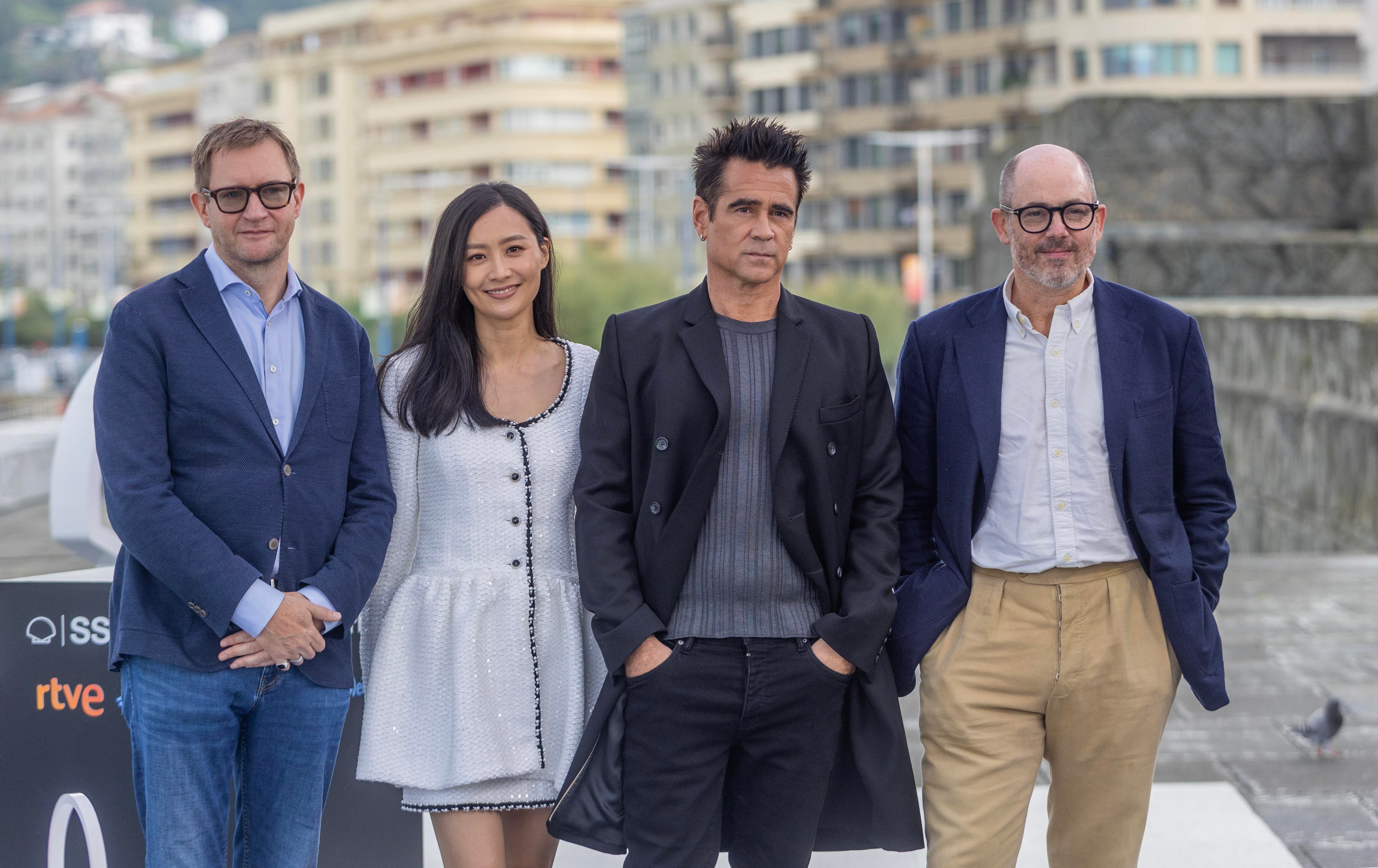 Desde la izquerda, el productor Mike Goodridge, los actores Fala Chen y Colin Farrell, y el director de cine Edward Berger, este jueves en San Sebastián.