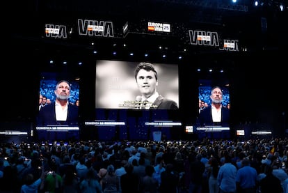 El líder de Vox, Santiago Abascal, durante un homenaje a Charlie Kirk en el evento 'Europa Viva 25', el pasado domingo. 
