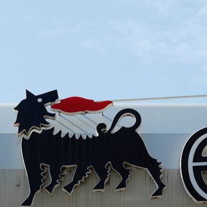 Logo de Eni en una gasolinera de Roma.