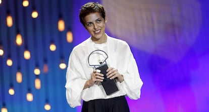 Dea Kulumbegashvili, con el premio a la mejor dirección por 'Beginning'.