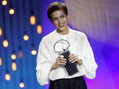 Dea Kulumbegashvili, con el premio a la mejor dirección por 'Beginning'.
