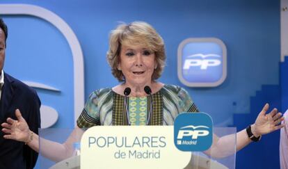 Rueda de prensa de Esperanza Aguirre en mayo, tras una reuni&oacute;n con los concejales electos del PP al Ayuntamiento de Madrid. 
