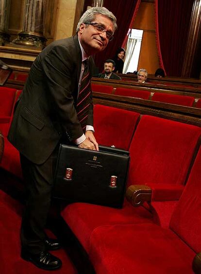 Joan Saura, consejero catalán de Interior, en el Parlamento.