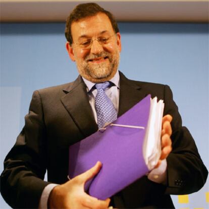Mariano Rajoy, al término de la rueda de prensa en la que ha desgranado las enmiendas del PP al proyecto de Estatuto.