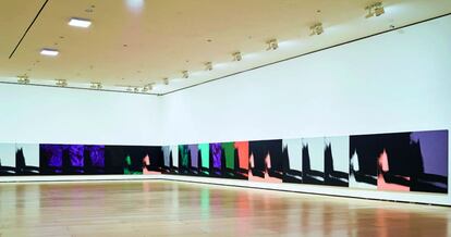 'Sombras' (1978-1979), muestra compuesta por 102 lienzos que se exhibe en estos días en el Museo Guggenheim.