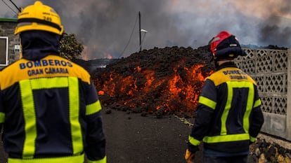 A wall of lava in El Paraiso, on the Spanish island of La Palma, on Monday. 