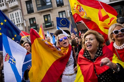 Manifestantes en la plaza de la Peregrina de Pontevedra.