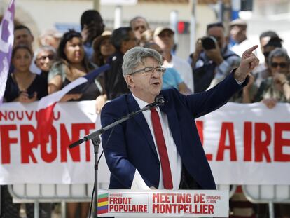 El líder del partido francés de izquierdas Francia Insumisa (LFI), Jean-Luc Melenchon, pronuncia un discurso durante un mitin electoral del Nuevo Frente Popular en Montpellier, sur de Francia, el pasado domingo.