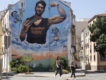 Mural en recuerdo de Pablo Ráez en una calle de Málaga.