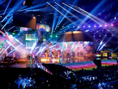 Vista del escenario durante la última entrega de los Grammy latinos, en Las Vegas, Estado de Nevada, el 18 de noviembre de 2021.