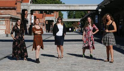 Desde la izquierda, Mar&iacute;a Gonz&aacute;lez, Laura Reyero, Luc&iacute;a Valverde, Circe F. Ervina y Sara Bamba, las cabezas de Directed By Women Spain. 