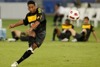 Ronaldinho, en un entrenamiento con la selección brasileña