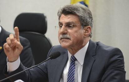 O senador Romero Juc&aacute;, durante reuni&atilde;o. 