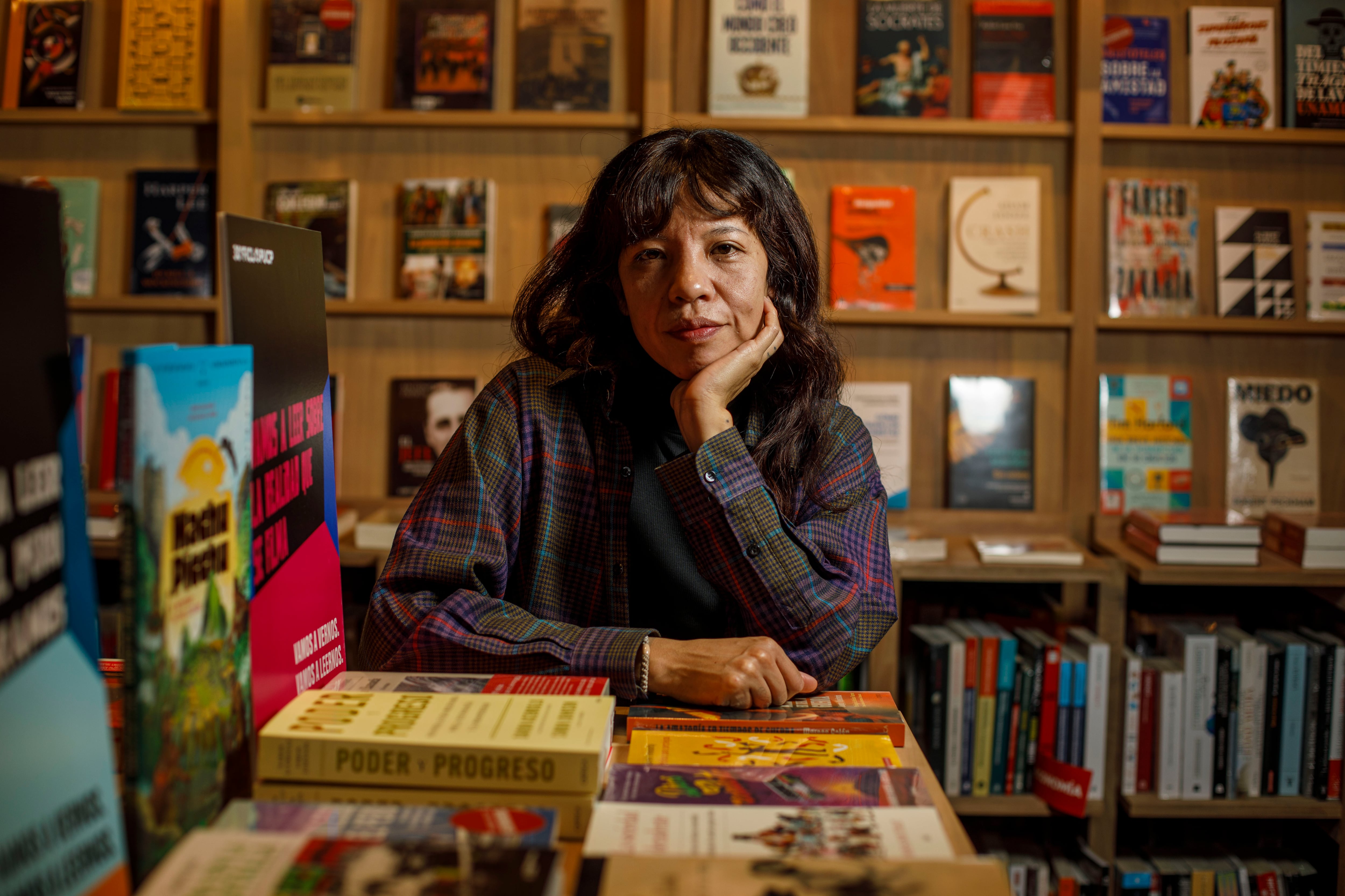 La odisea de la inmigración china al Perú está oculta en el océano. Cristina Zavala lo explica en un cómic