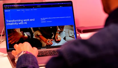 La IA permite a las empresas adaptar dinámicamente sus políticas de cumplimiento.