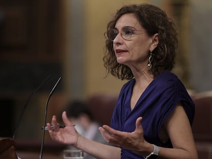 La ministra de Hacienda y Función Pública, María Jesús Montero, en el Congreso de los Diputados.