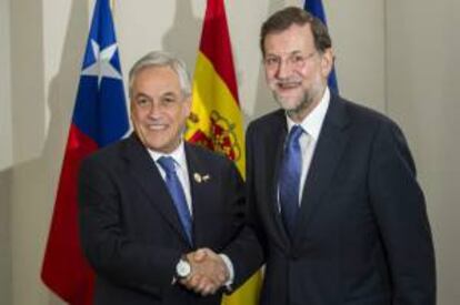 En la imagen, el presidente del Gobierno español, Mariano Rajoy, y el presidente de Chile, Sebastián Piñera. EFE/Archivo