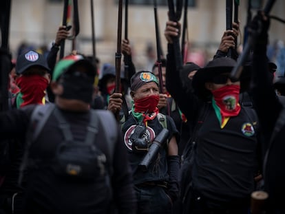 COLOMBIA - PLAZA BOLIVAR - GUARDIA INDÍGENA