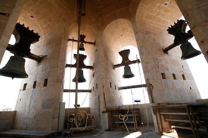 Campanas del Fadrí, una torre campanario situada en la plaza Mayor de Castelló. El Ayuntamiento abrió a la ciudadanía el toque manual de campanas del Fadrí el día 8 de diciembre.