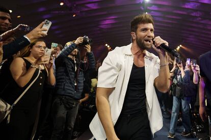 El cantante Pablo Alborán, durante su actuación en la gala de los 27º Premios de la Cadena Dial, en junio en Tenerife.