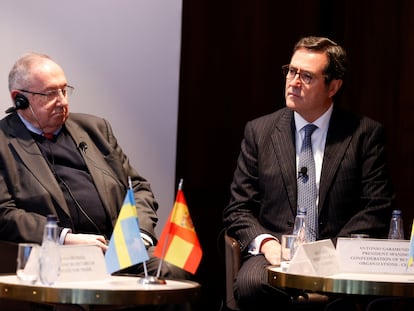 El presidente de la Cámara de Comercio de España, José Luis Bonet, y el presidente de la CEOE, Antonio Garamendi, en un encuentro empresarial en Estocolmo.