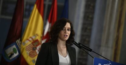 La presidenta de la Comunidad de Madrid, Isabel Díaz Ayuso, durante su intervención en un desayuno de Nueva Economía Fórum, en Madrid, a 18 de diciembre de 2019.