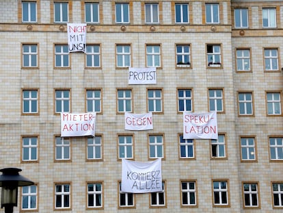 Protesta contra la venta de pisos de alquiler