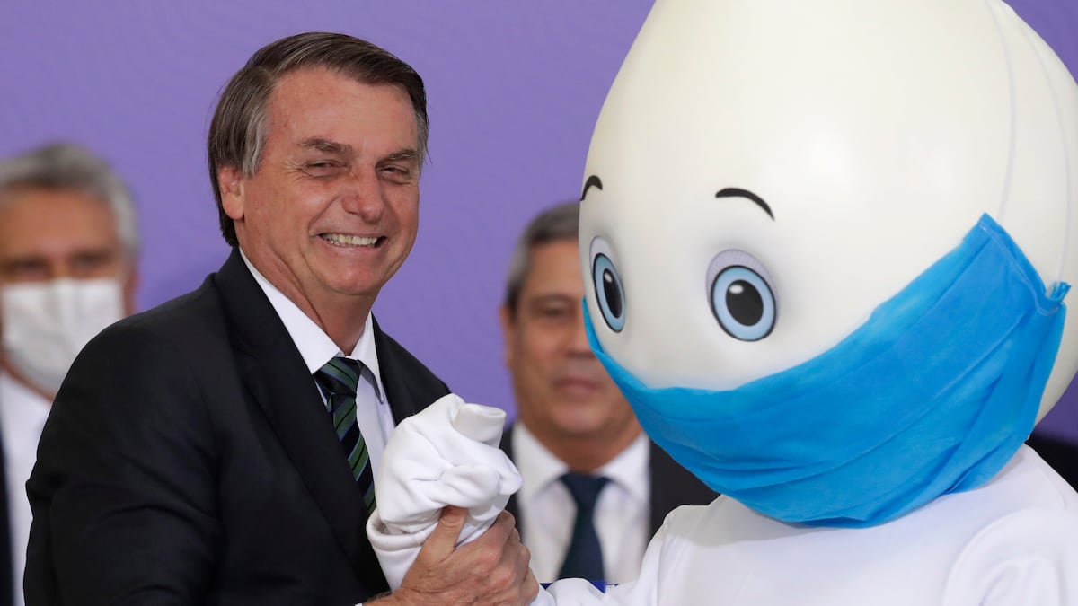 Bolsonaro cede ante los gobernadores e incluye la vacuna china en su ...