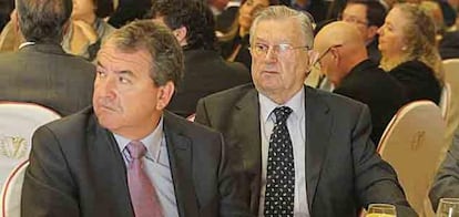 José María Urrutia, presidente de la Autoridad Portuaria de Balears (APB); y José Oliver, presidente de la Confederación de Asociaciones Empresariales de Baleares (CAEB).